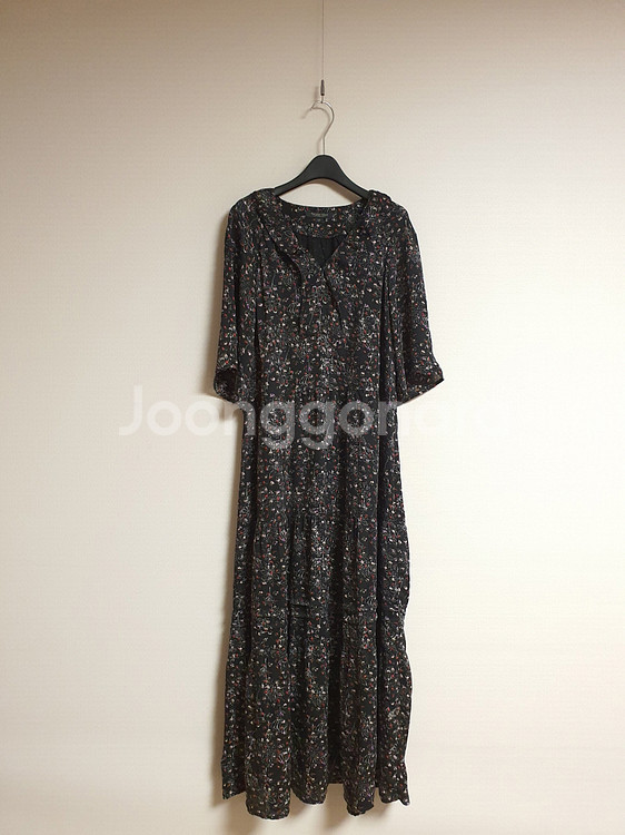 써스데이아일랜드 프릴 디테일 플로랄 롱 원피스 s사--5