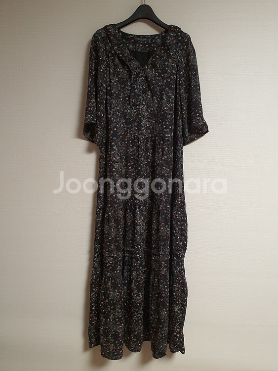 써스데이아일랜드 프릴 디테일 플로랄 롱 원피스 s사--2