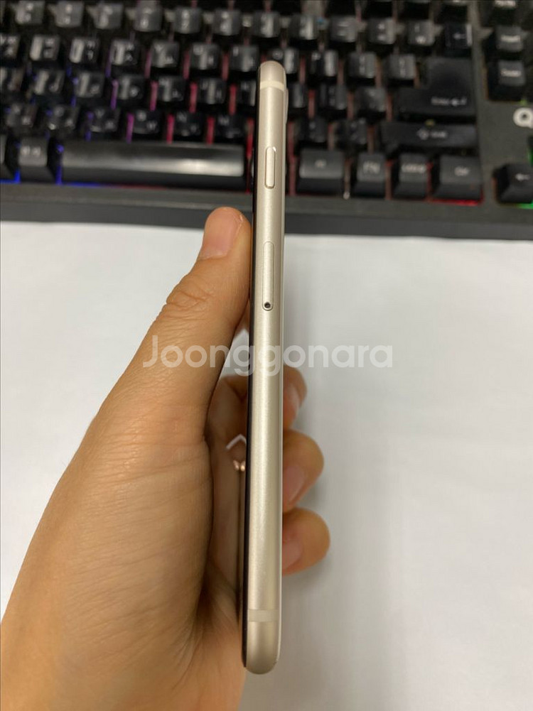 아이폰SE3 스트라이트 A급 256G 무잔상--5