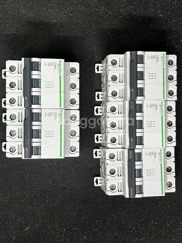 Schneider C60N 3P 배선차단기 5개--1