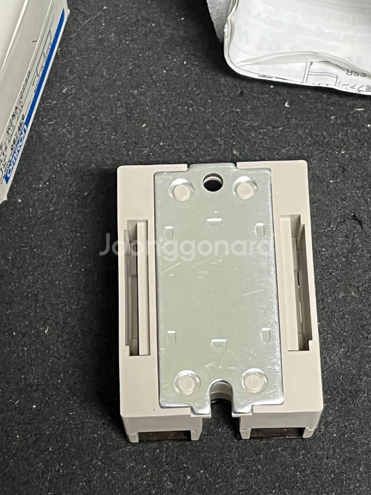 OMRON G3NA-225B SSR 3개--3