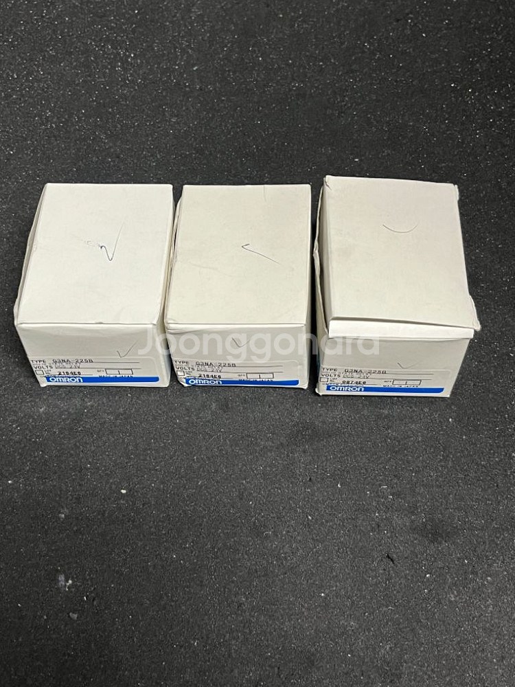 OMRON G3NA-225B SSR 3개--4
