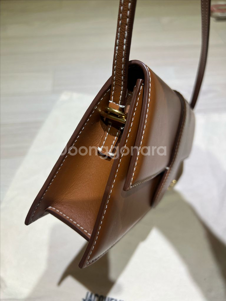 자크뮈스 르 밤비노 롱 숄더백--3