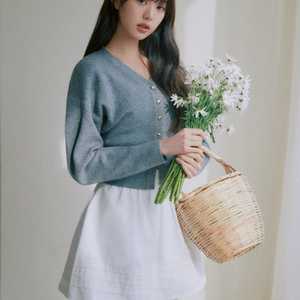 로라로라 핀턱 플레어 스커트 화이트