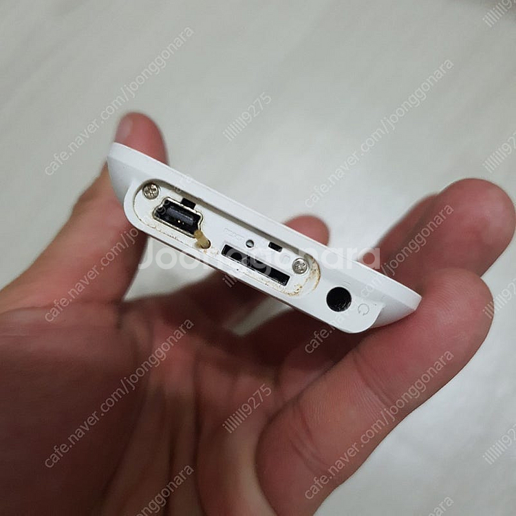 아이리버 B30 8기가 dmb mp3 엠피쓰리 부품용--8