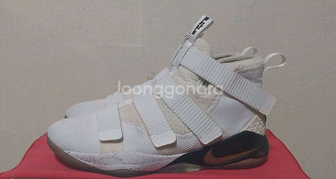 (중고)나이키 르브론솔져 11 팝니다.(285)--3