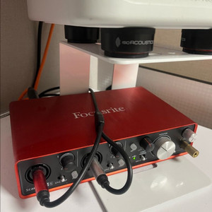 포커스라이트 스칼렛2i4 focusrite