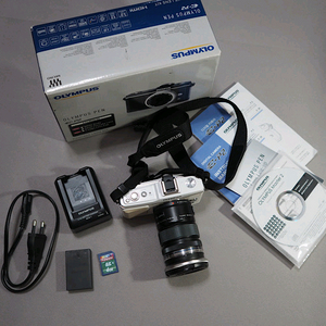 올림푸스E-P2미러리스카메라 12-50물번들렌즈