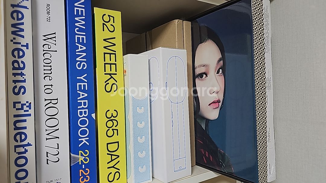 뉴진스 앨범, 굿즈--0
