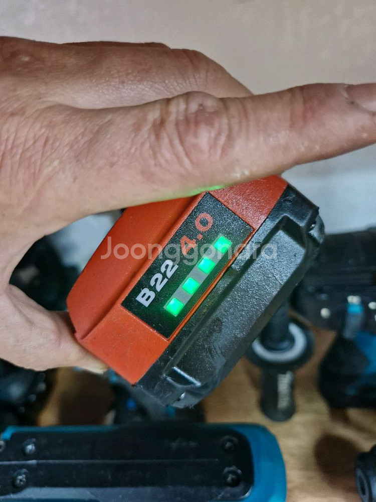[HILTI]힐티배터리B22 4.0AH 신형깔끔한중고--4