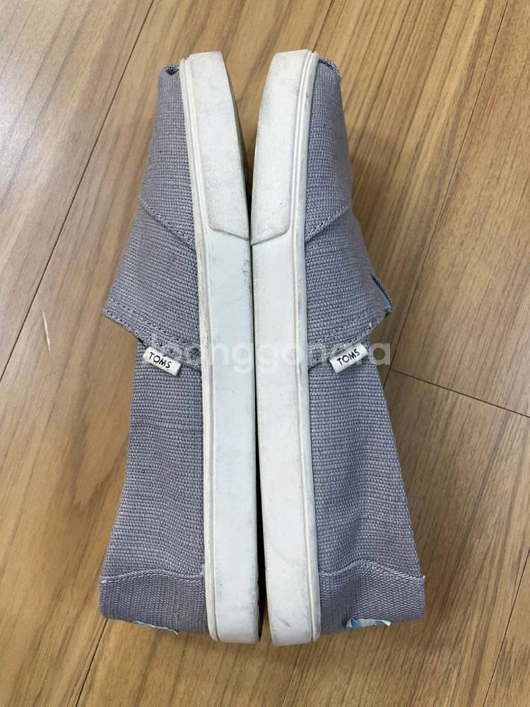 TOMS 톰스 슬립온 신발입니다.- 색상은 회색이에요---2