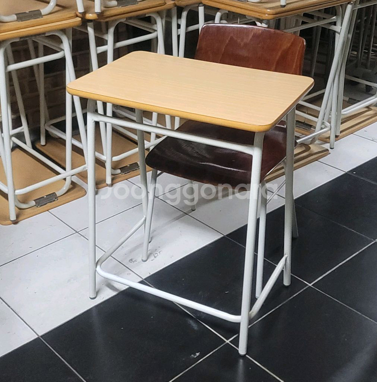 학원책걸상 팔아요.--0