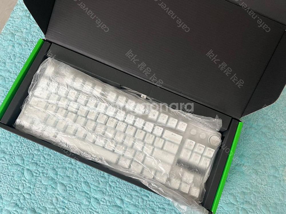 레이저 헌츠맨 v3 pro tkl 화이트 래피드 새제품--0