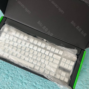 레이저 헌츠맨 v3 pro tkl 화이트 래피드 새제품