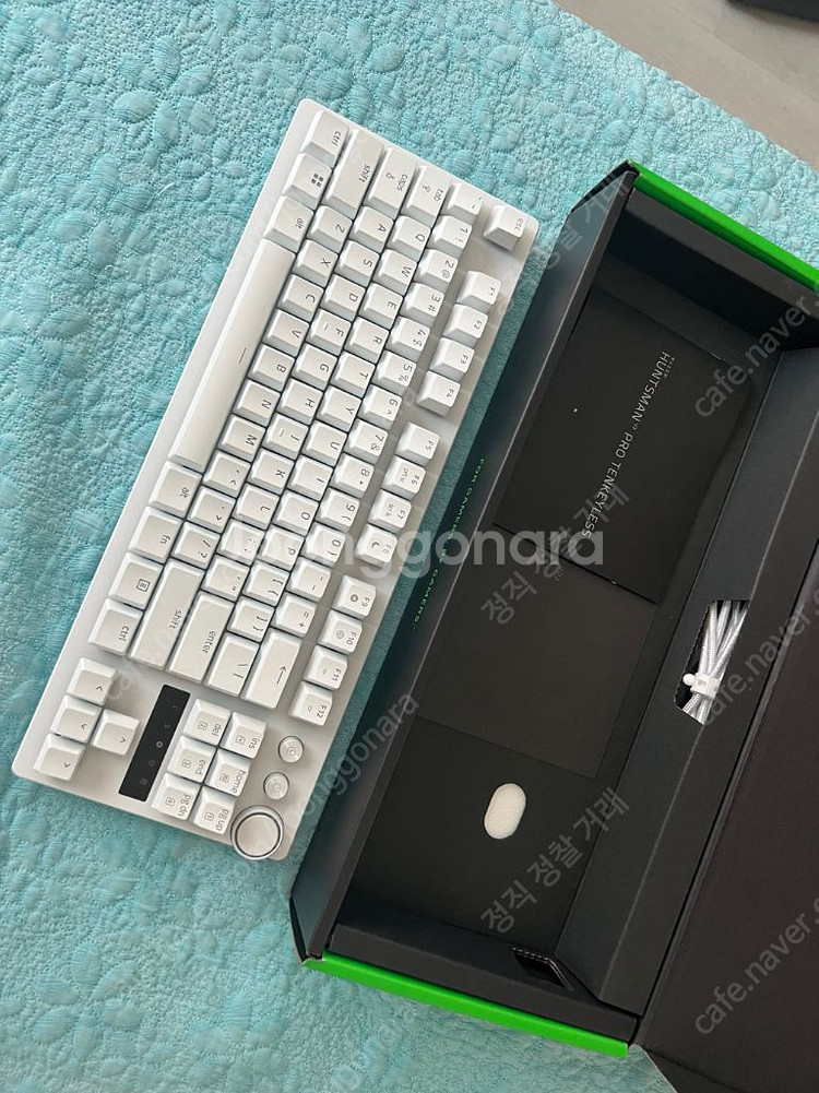 레이저 헌츠맨 v3 pro tkl 화이트 래피드 새제품--1