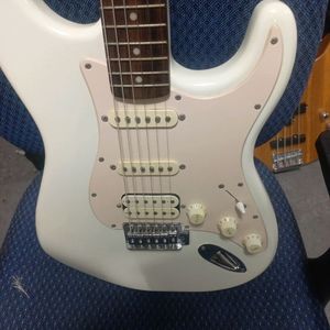 스콰이어 블렛 일렉기타