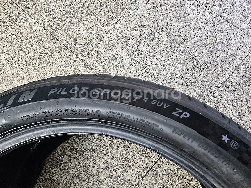 미쉐린 파일럿스포츠4 SUV 315-35-21 런플렛--3