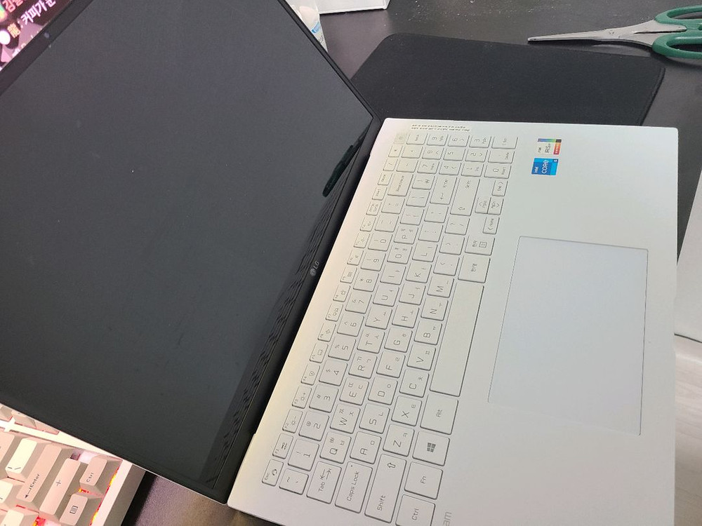 그램 16 16ZD90P-GX56K (6개월 사용) 이미지