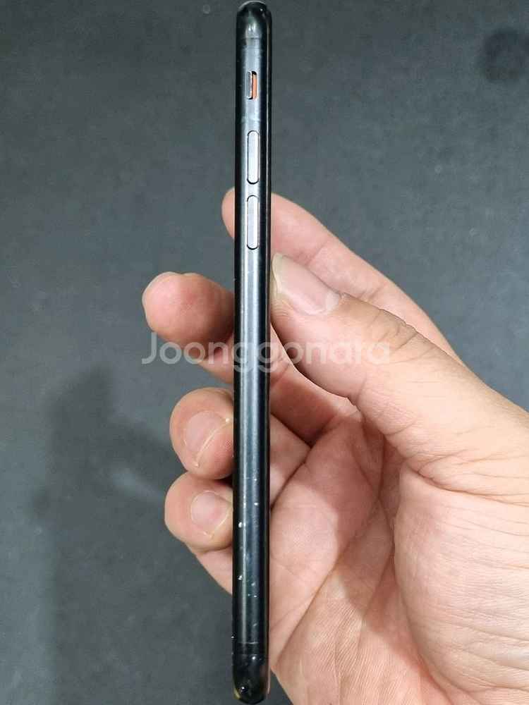 아이폰7 32GB 블랙 배터리 83%--3