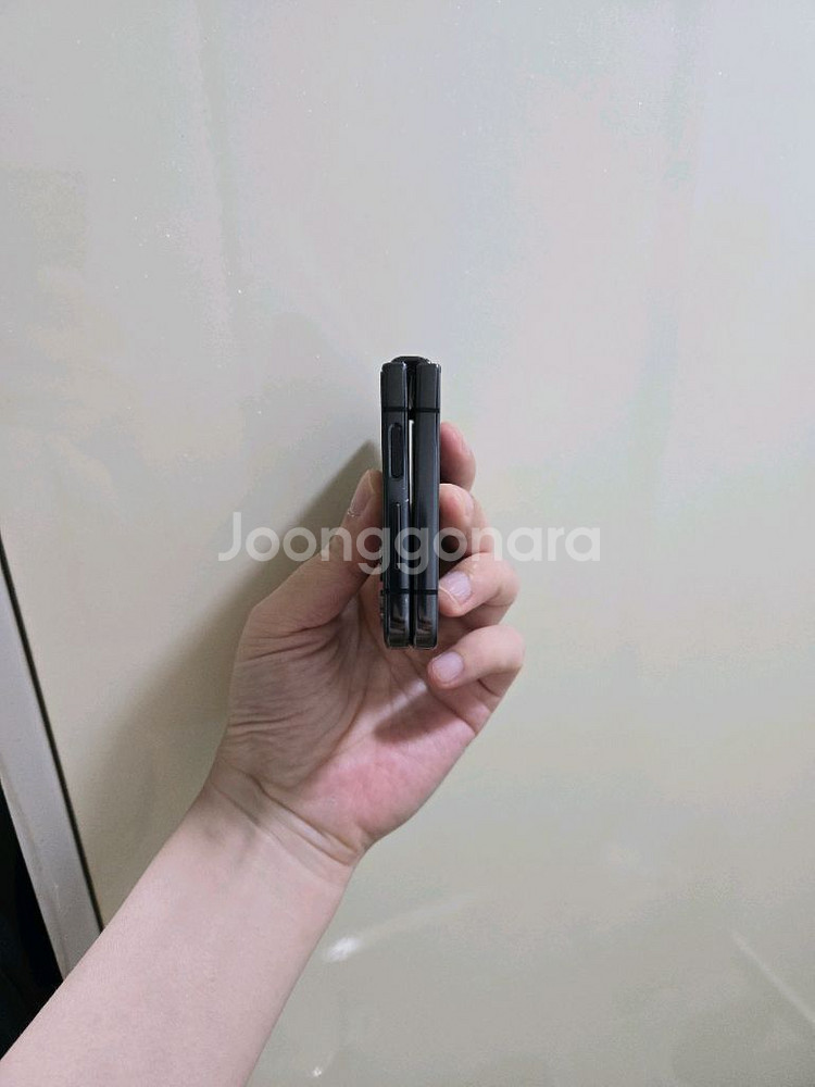 갤럭시 z플립4 (256) 팬텀블랙 팝니다--2