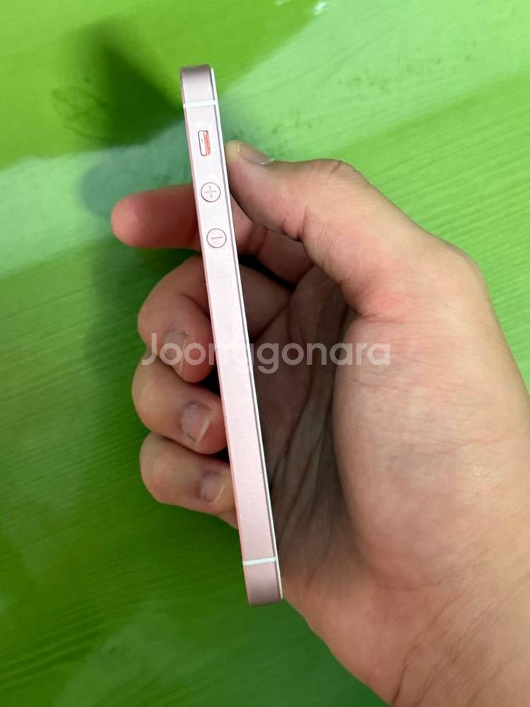 아이폰 se 64g--3