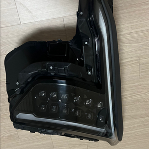 ev3 헤드라이트 좌측