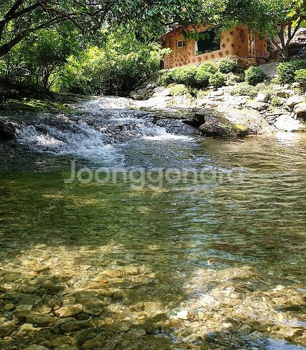 7~8월 여름휴가 계곡옆 산골흙집 펜션 숙박--0