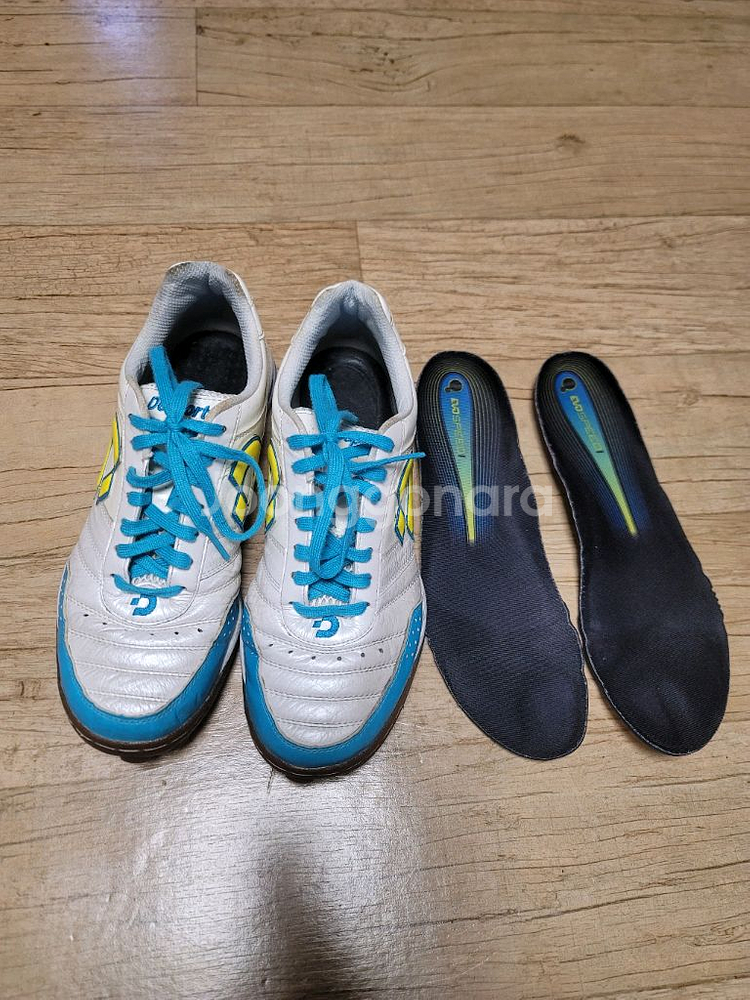 Desporte 캄피나스 풋살화 270 팝니다--0