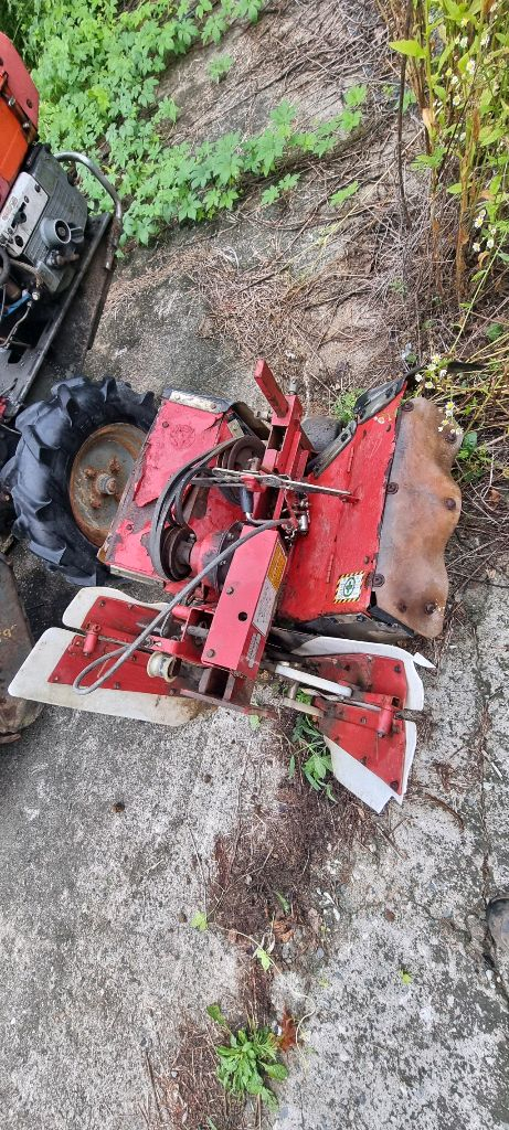 관리기부착형 딸기두둑형성기--3