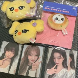 아이브 팝업 포카 미니브 스쿨 나오리 체리 페이스 키링