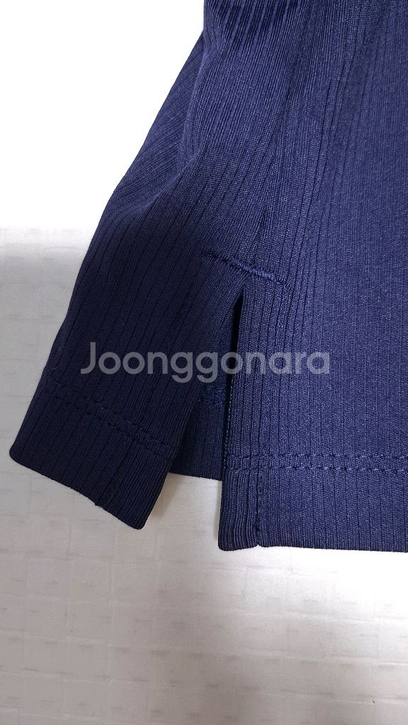 블랙야크 22년식 여성 롱 반집업 티셔츠 105--4