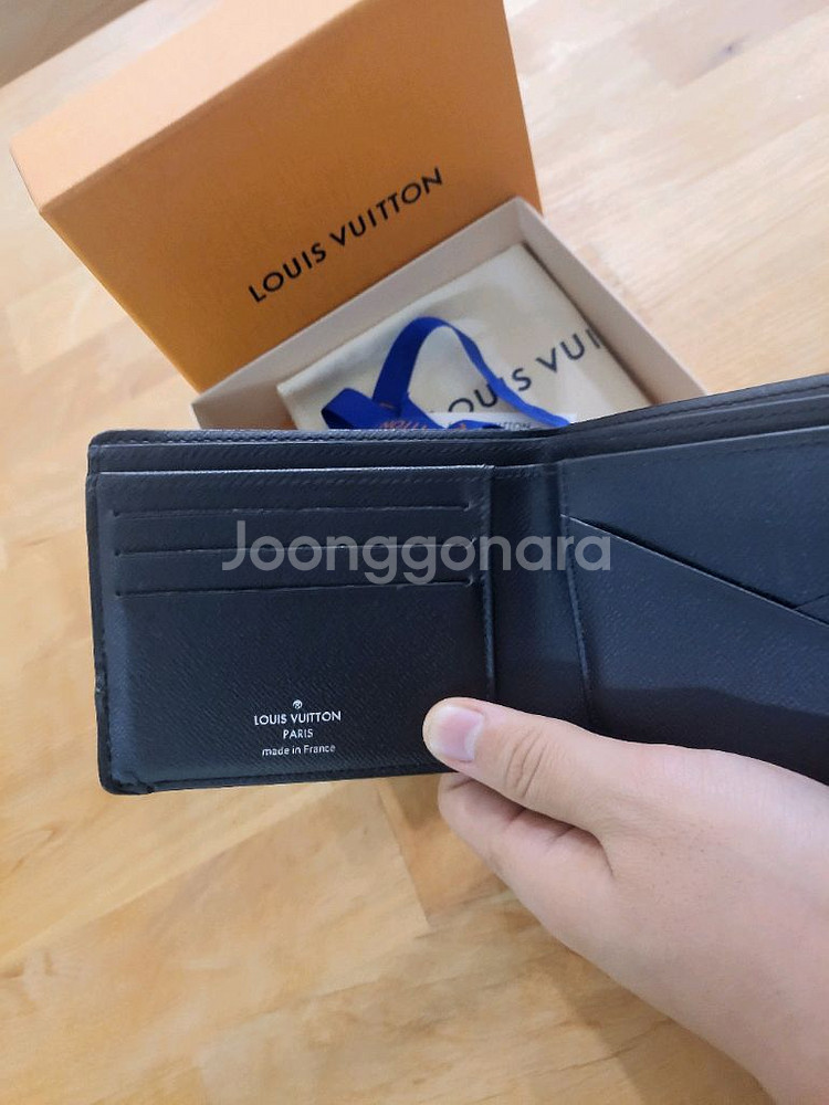 루이비통 남성 반지갑 판매합니다.--1
