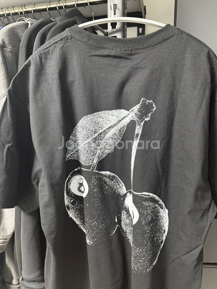 스투시 체리 반팔티 블랙 L XL 팝니다--5