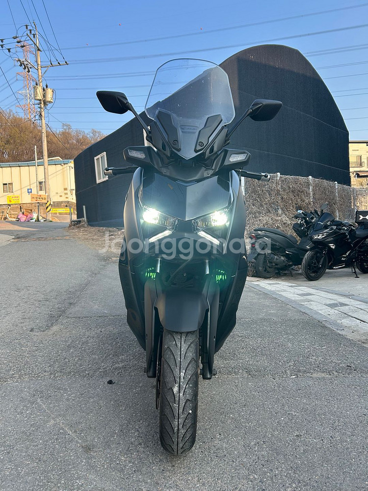 야마하 xmax300 24년형4만 저렴하게 판매합니다.--4