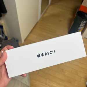 애플워치 SE2 40mm 스타라이트 새상품