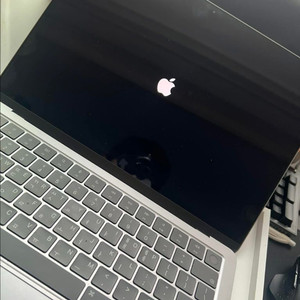 Apple 맥북 에어 스페이스그레이 • M2 8코어 •