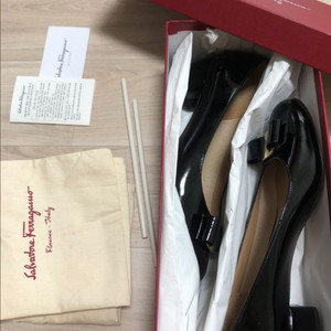 페레가모바라펌프스