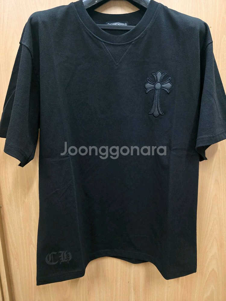 크롬하츠 십자가 블랙 반팔 L 팝니다 (새상품)--0