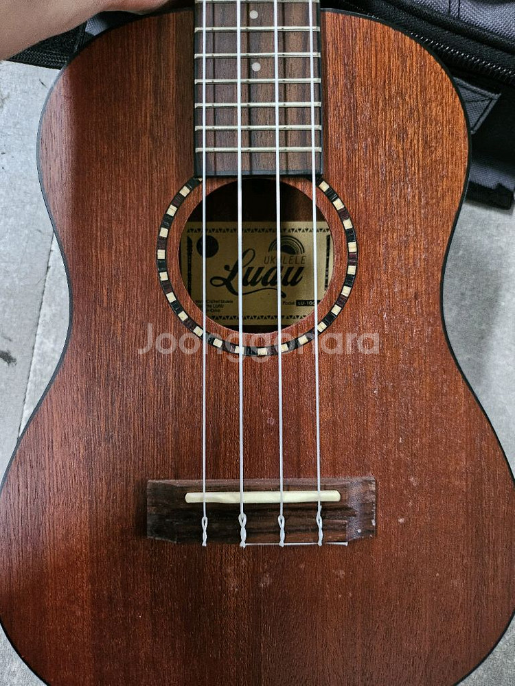 루아우 우쿨렐레 LU-10C 6만--5