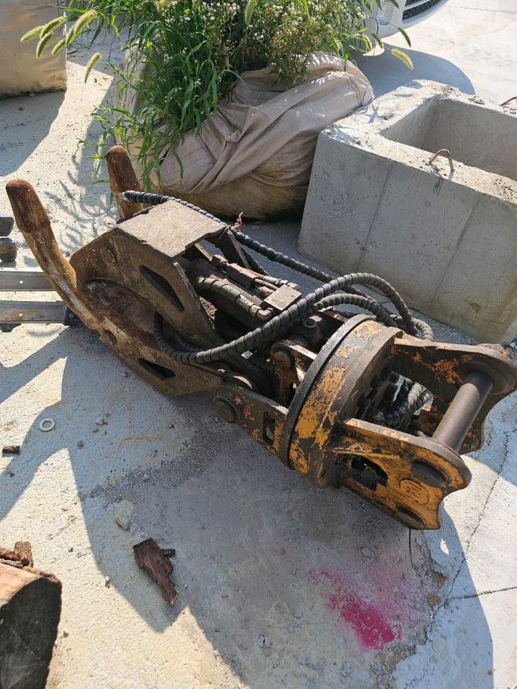 02굴삭기 어태치먼트 유압 집게 회전집게 이미지