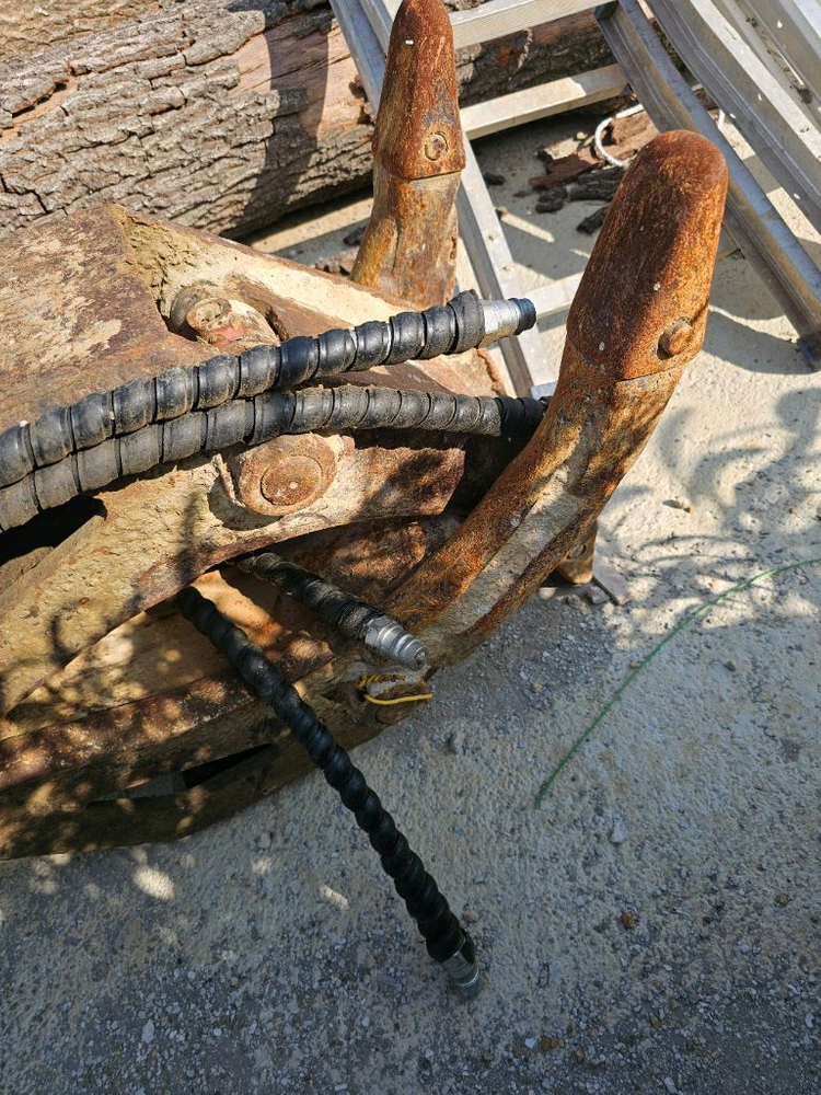 02굴삭기 어태치먼트 유압 집게 회전집게 이미지