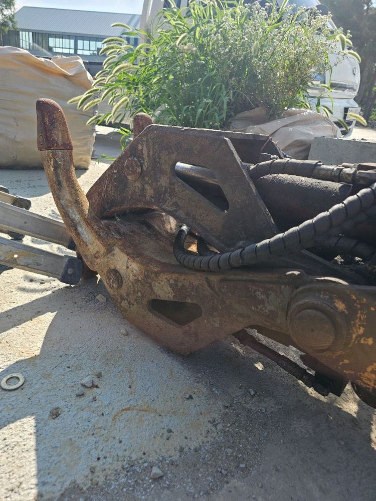 02굴삭기 어태치먼트 유압 집게 회전집게 이미지