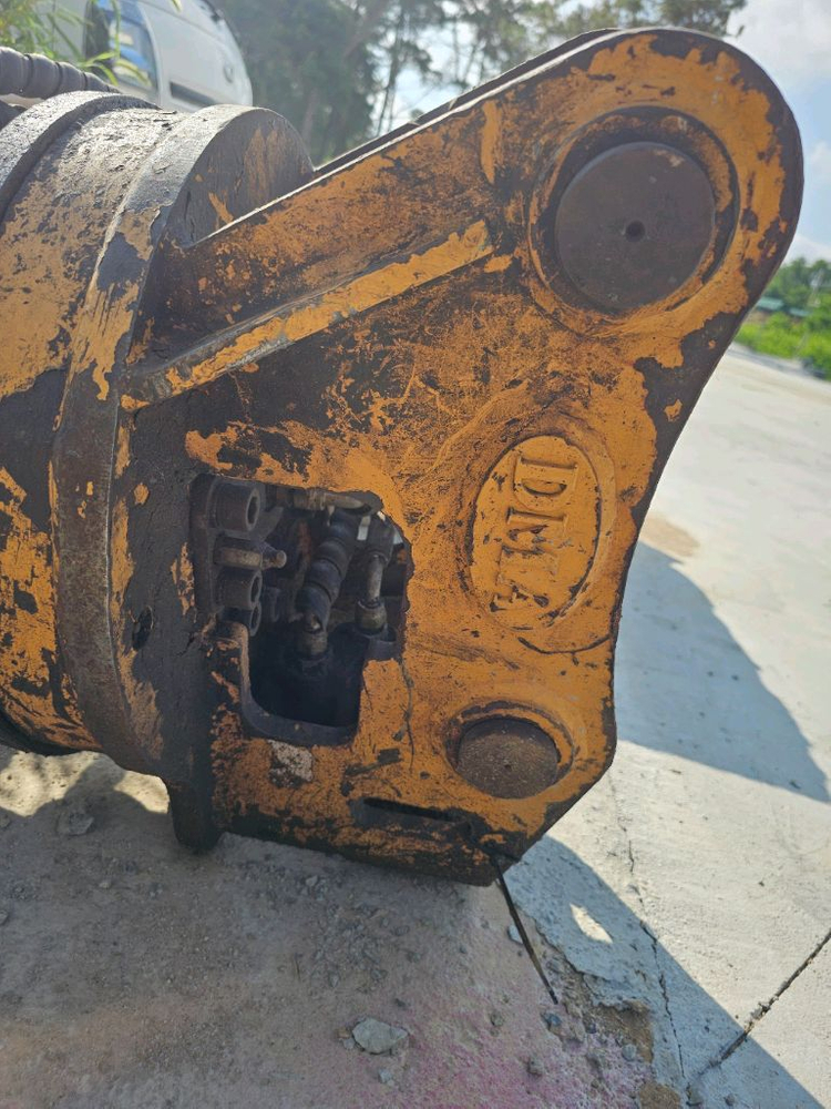 02굴삭기 어태치먼트 유압 집게 회전집게 이미지