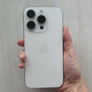 아이폰15pro 배터리 88 사용: 1년 반