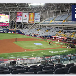 7/22-24일 키움vs롯데 1,3루 다크버건디 통로2