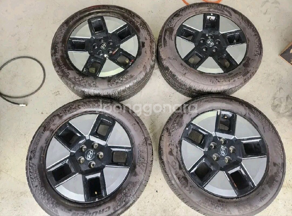 싼타페 MX5 18인치휠타이어 판매합니다.--0
