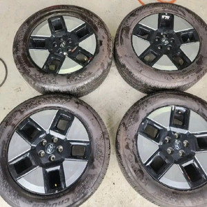 싼타페 MX5 18인치휠타이어 판매합니다.