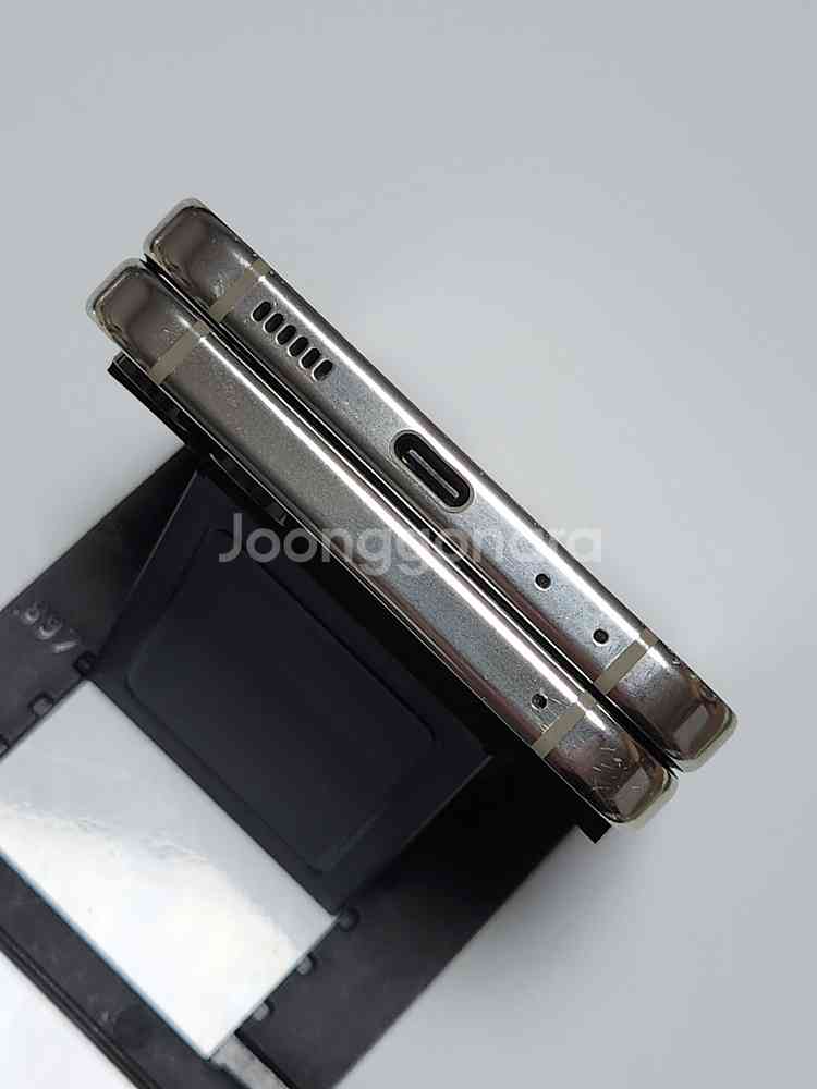 갤럭시Z플립5 256G 무잔상 크림 51381--6