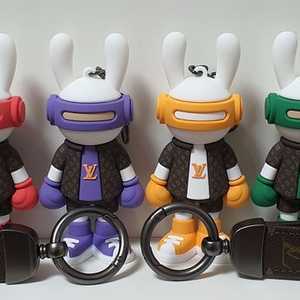 루이비통 래빗 피규어 키링