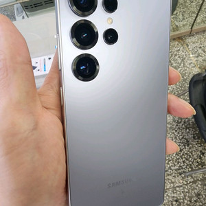 갤럭시S25울트라 특AAA급(선물용^^)실사용 2개월^